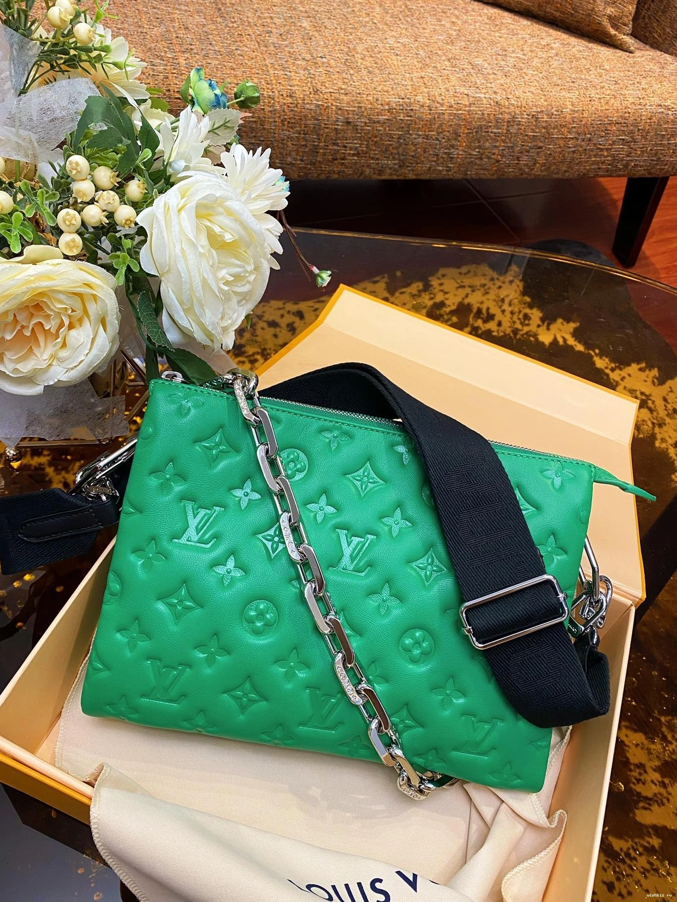 WIS LOUIS PM VUITTON COUSSIN 0128